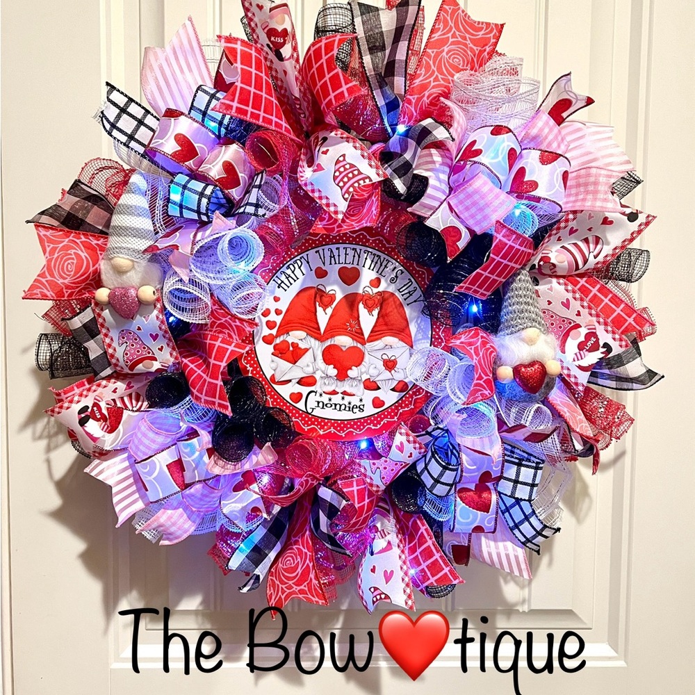 Handmade Valentine’s Gnome Hearts Ribbon Prelit Wreath 22 ins LED W12